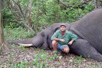 Lovec na safari střílel divoká zvířata: Při posledním lovu ho rozdrtil slon