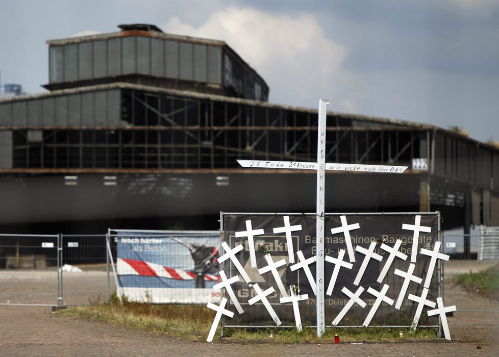 21 křížů bylo vztyčeno nedaleko místa tragédie