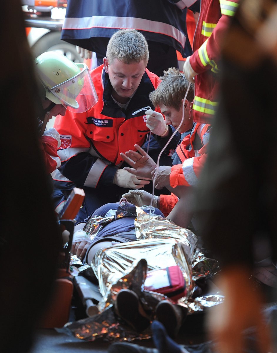 Zachranáři museli ošetřit také přes 300 zraněných