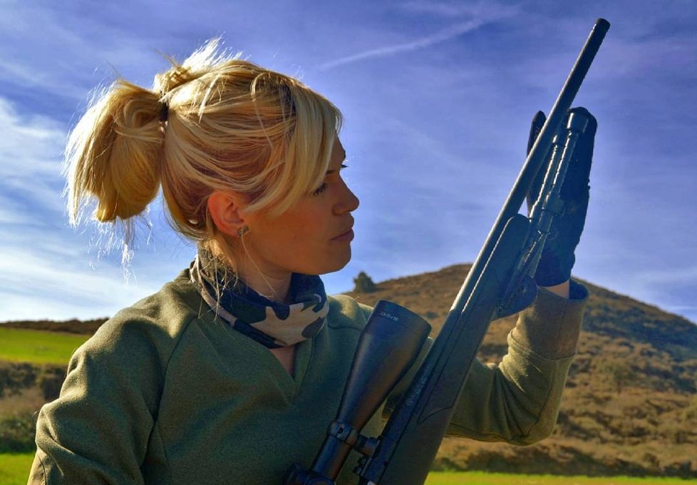 Další potížistka se zbraní: Španělská lovkyně Melania Capitan (†27)