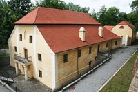 Knihovna, galerie i kavárna. Barokní památka Löwitův mlýn našla nové využití