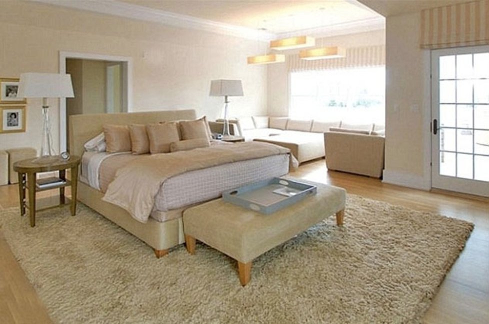 Jennifer Lopez má ložnici velkou jako jeden byt.