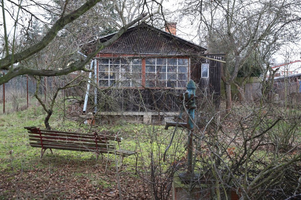 Rekreační chatička ve Velké Chuchli byla jedinou nemovitostí, kterou si nechala.