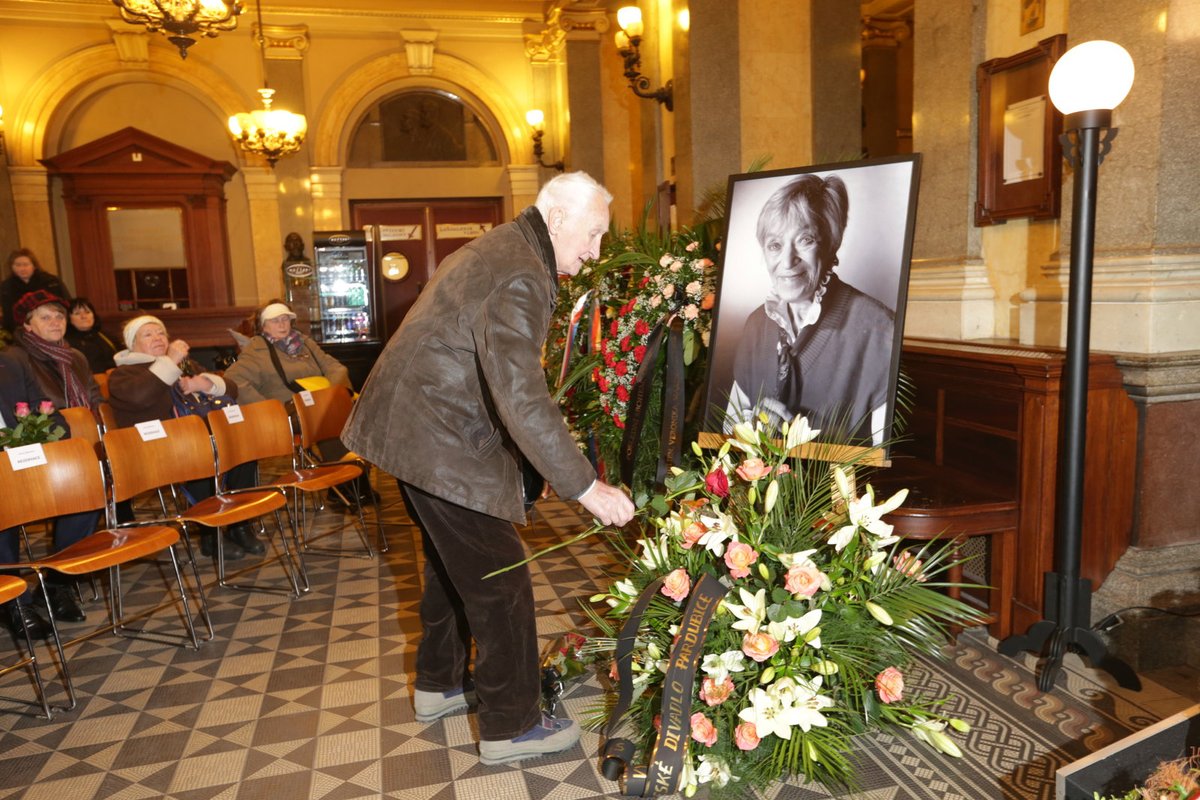 Poslední rozloučení s Lubou Skořepovou (†93).