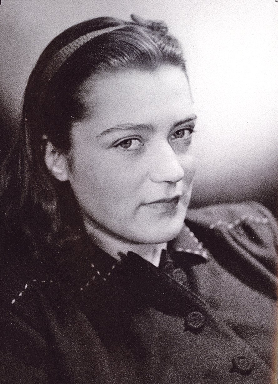 Luba Skořepová  v roce 1945