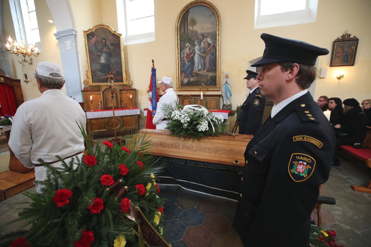 Poslední rozloučení s Lubomírem Kostelkou v Kamberku