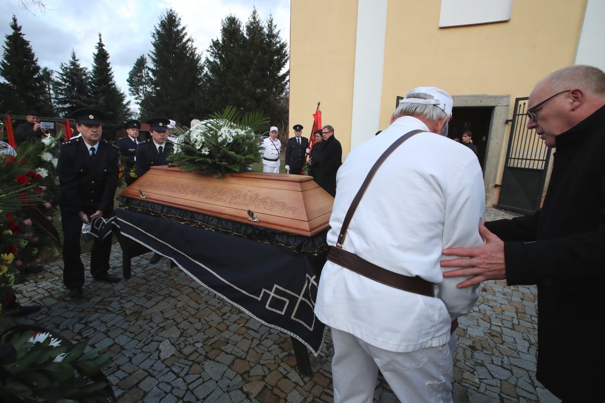 Poslední rozloučení s Lubomírem Kostelkou v Kamberku