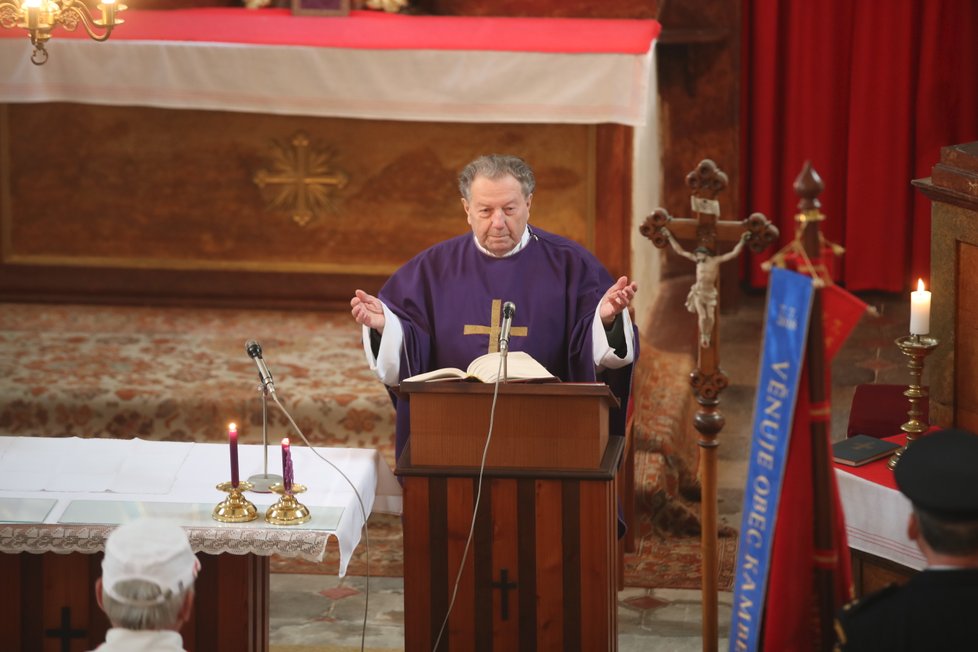 Poslední rozloučení s Lubomírem Kostelkou v Kamberku