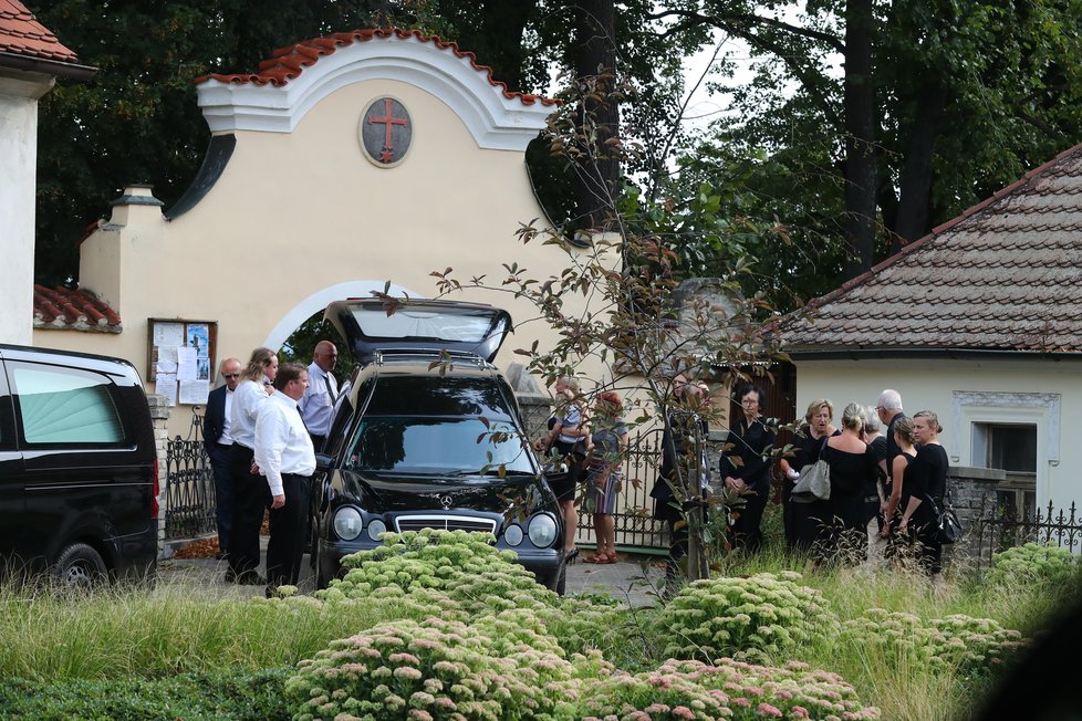 Pohřeb sbormistra Lubomíra Mátla (†79)