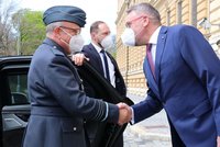 Nástupce generála Pavla v NATO: S Metnarem v Praze řešil i Vrbětice a hrozbu Ruska