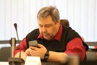 Jednání Sněmovny: Poslanci proberou poplatky za Netflix. A odvolají Xavera Veselého z Rady ČT?