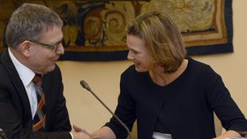 Ministr zahraničí Lubomír Zaorálek a nově jmenovaná koordinátorka Evropské komise pro boj s antisemitismem Katharina von Schnurbeinová