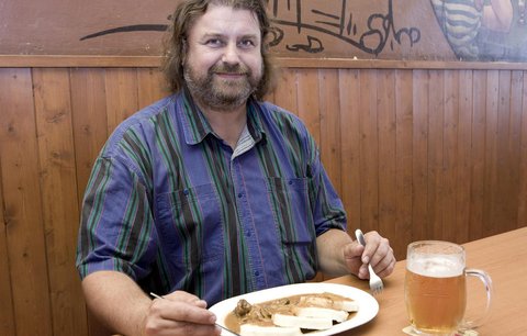 Dobrovolník Luboš: Měsíc jedl 5 jídel v hospodě a zhubl!