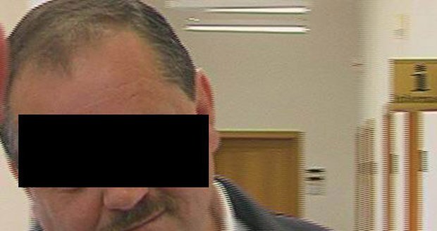 Policista Luboš Brůna (46) byl odsouzen za úmyslný podvod.