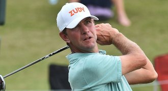 Jsi loser! Golfového šampiona napadla manželka, nedařilo se mu na greenu!