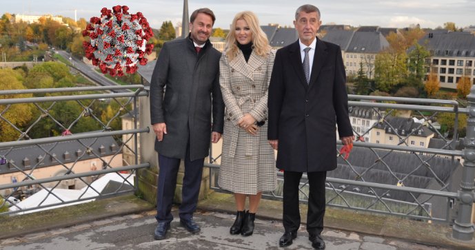 Zleva lucemburský premiér Xavier Bettel, Monika Babišová a český premiér Andrej Babiš (ANO; 8. 11. 2019)