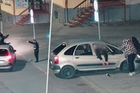 Opilí „kaskadéři“ se proháněli na střeše auta: Nahrála je bezpečnostní kamera
