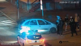 Čtyři opilí muži se vozili na střeše auta ve slovenské obci Lučenec