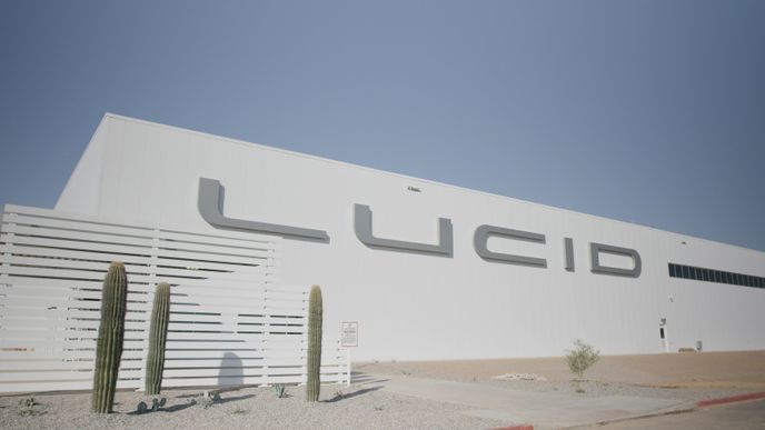 Jednou z firem, které se objevily v předchozích dvou letech na burze díky sloučení se special purpose acquisition company (SPAC) byla americká automobilka Lucid Motors.