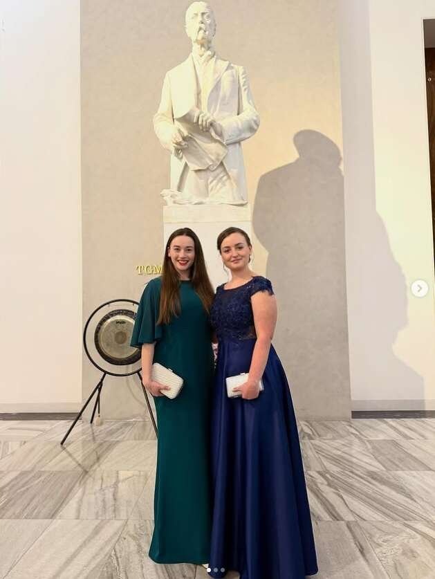 Poslankyně ODS Lucie Bartošová na Hradě s kolegyní z ODS Alicí Šmídovou (28.10.2025) Poslankyně ODS Lucie Bartošová na Hradě s kolegyní z ODS Alicí Šmídovou (28.10.2025)