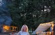 Lucie Benešová nepotřebuje luxus, aby si užila pobyt v přírodě Lucie Benešová nepotřebuje luxus, aby si užila pobyt v přírodě