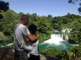 Bílá s milencem se stali atrakcí pro české turisty