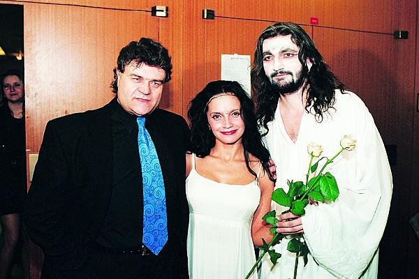 Na premiéře Draculy v roce 1995 s Lucií Bílou a Danem Hůlkou