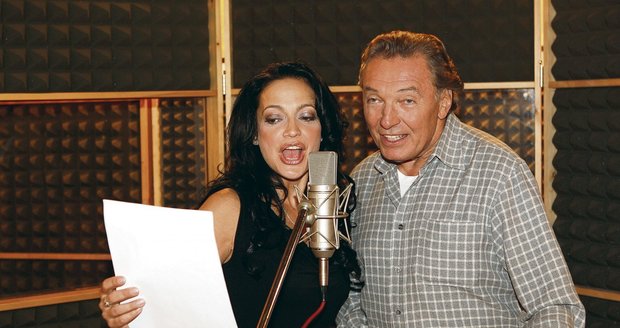 2008: Lucie s Karlem ve studiu Orm nahrávají Krásu