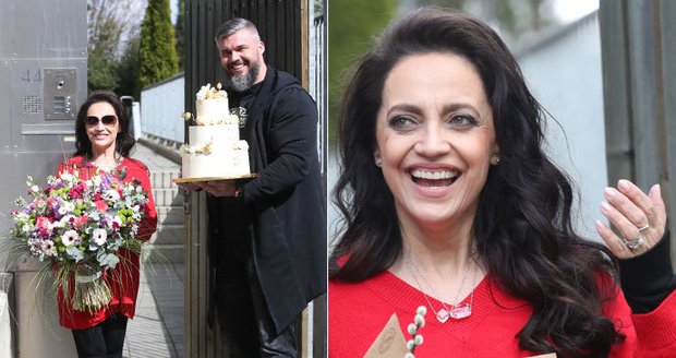 Lucie Bílá slavila »55«: Oslava mezi dveřmi a v bačkorách! Co dostala a jaký dárek naopak věnovala?
