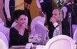 Lucie Bílá popíjela panáky i s bratrem Karlem Zaňákem. Lucie Bílá popíjela panáky i s bratrem Karlem Zaňákem.