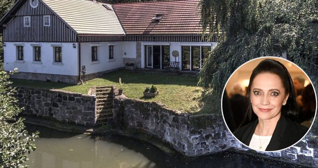 Lucie Bílá ukázala svou chalupu v Českém ráji: Uvnitř je jako v pohádce, nechybí pec ani staročeské poklady.