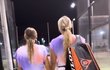 S dcerou stihla i pár zápasů padelu. S dcerou stihla i pár zápasů padelu.