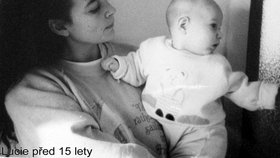 Lucie Dvorská porodila osm dětí a smysl života vidí ve velké rodině. Je to snad reakce dcery, kterou matka odložila k prarodičům?