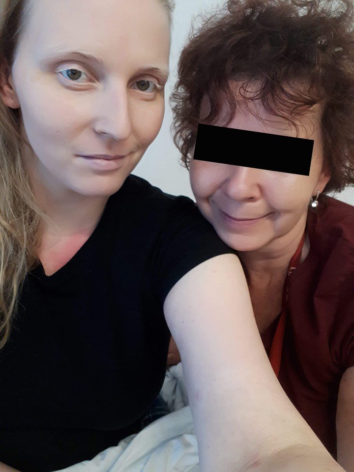 Lucie Eckertová (vlevo) se takhle vyfotila s maminkou jen pár týdnů před smrtí...