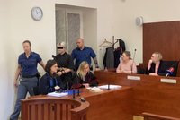 „Byla bych radši, kdyby nepřežil!“ psala Lucie (19) známým. Za pokus o vraždu expřítele dostala 12 let