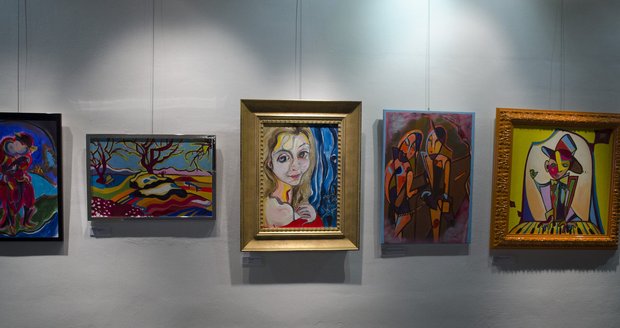Obrazy Lucie Gelemové se prodávají za dvacet i třicet tisíc.