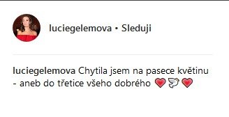 Lucie Gelemová se pochlubila, že chytila svatební kytici.