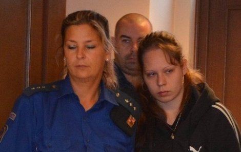Lucie K. (21, vpravo) zavraždila své čerstvě narozené dcery.