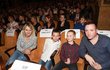 Lucie Kovaříková s rodinou na premiéře filmu Když draka bolí hlava