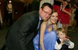 2009: S prvorozeným synem Robertem a manželem na Miss dvacetiletí. Už začíná být vidět těhotenské bříško.