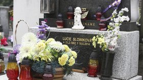 Lucie odpočívá na hřbitově v Havířově-Šumbarku.