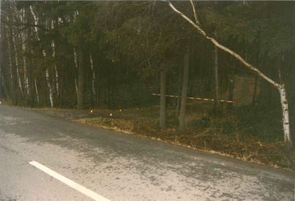 Tělo zavražděné Lucie (†20) leželo u lesa na méně frekventované silnici z Ostravy mezi Krmelínem a Proskovicemi.