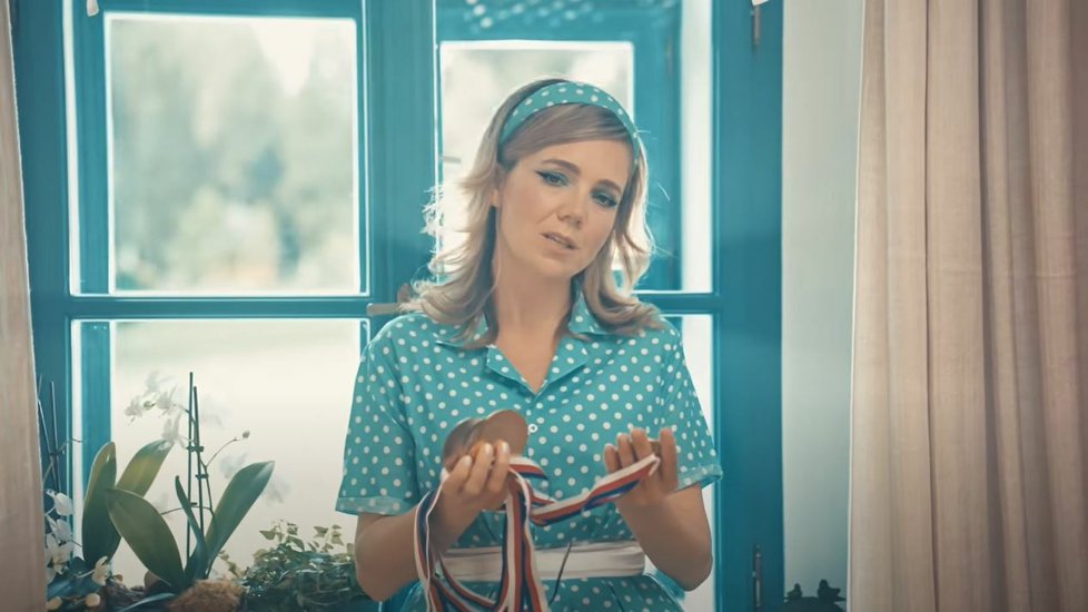 Videoklip Lucie Vondráčkové k písni Rekordérka