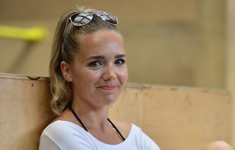 Zvláštní tah Lucie Vondráčkové: Za sledovanost fanoušky láká na společný večer!