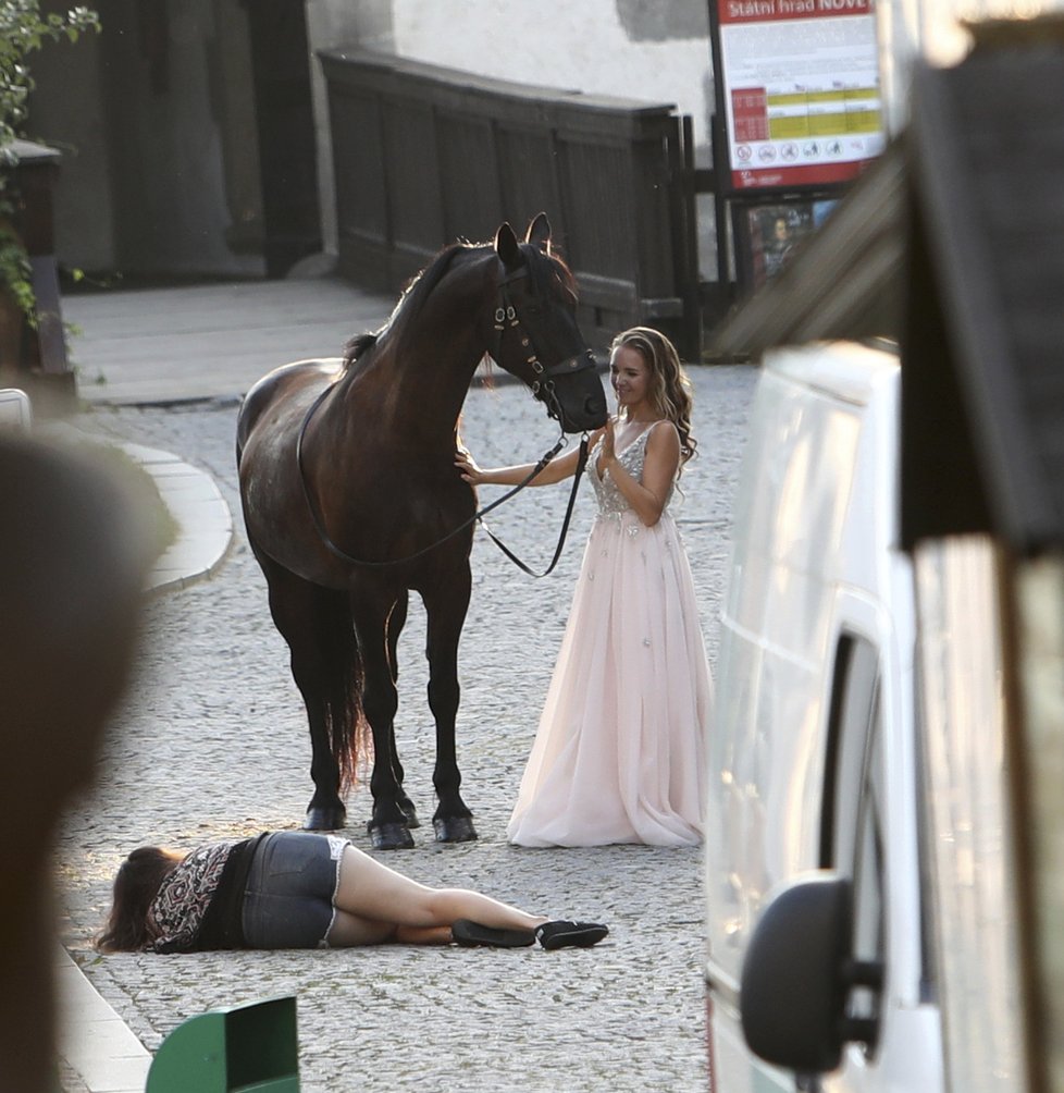 Lucie Vondráčková nepřestává pracovat, zahrála si i na princeznu