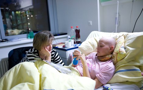 Rakovinu udolalo až 24 agresivních chemoterapií. Lucčinou největší oporou byli její rodiče.