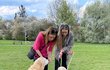 Lucie s rodinou si pořídili hned dva chlupáče a s tréninkem jim pomáhá online psí škola
