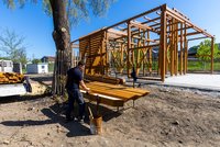 Proměna v Radvanicích: Místo nepropustného houští relax zóna s moly i solnou jeskyní