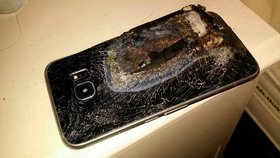 Exploze mobilu vzbudila celou rodinu.
