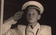 1946 S divadlem začal koketovat už jako dítě.